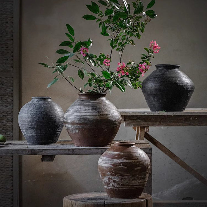 Large Dark Gray Terracotta & Concrete Outdoor Planter – Durable Modern Garden Pot, Available in 3 Sizes Sangria Uranus