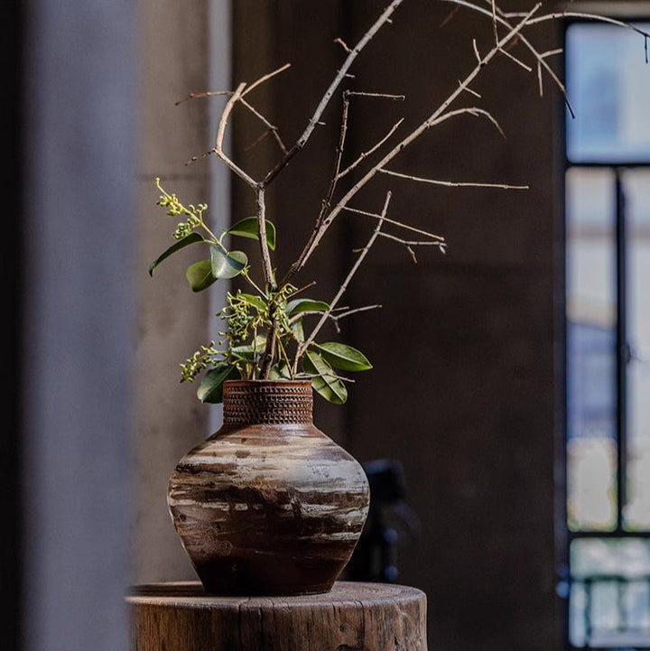 Large Dark Gray Terracotta & Concrete Outdoor Planter – Durable Modern Garden Pot, Available in 3 Sizes Sangria Uranus