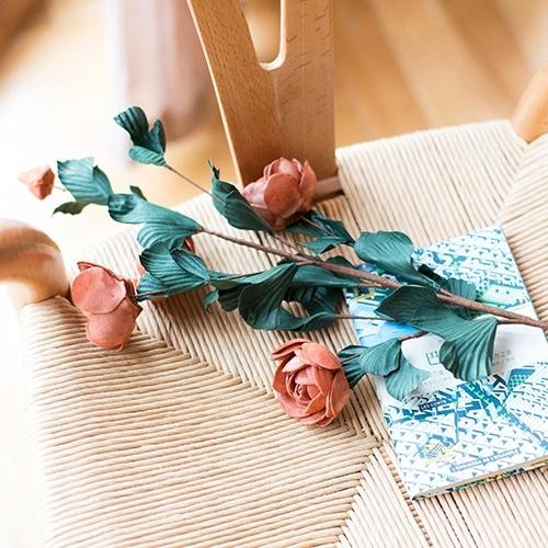 Handmade Red Rose Artificial Flower Stem – 25" Faux Foam Rose with 5 Blooms & Green Leaves Sangria Uranus